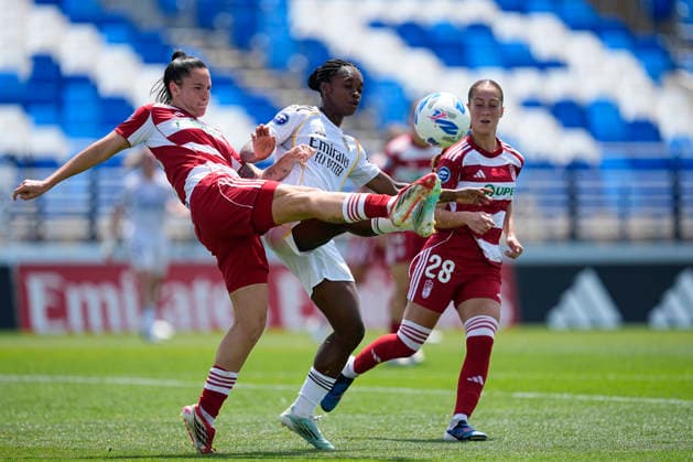 May 31, 2026, Valdebebas, Madrid, Spain: Linda Caicedo of Real Madrid CF and Alba Perez Manrique of Granada CF in action during the Spanish Women League, Liga F, football match played between Real Madrid and Granada CF at Alfredo Di Stefano stadium on May 31, 2026 in Valdebebas, Madrid, Spain. Valdebebas Spain - ZUMAa181 20260531_zaa_a181_127 Copyright: xOscarxJ.xBarrosox