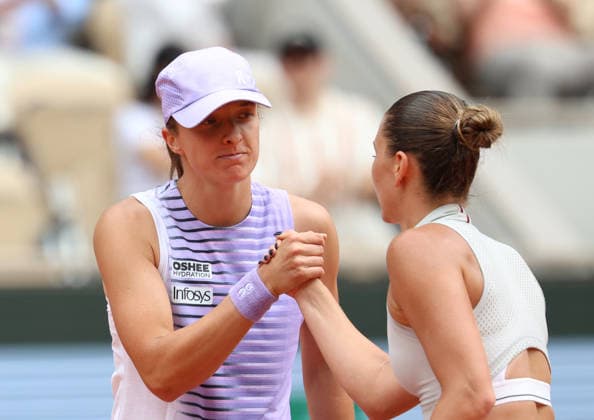 May 31, 2026, Paris, Ile De France, France: IGA SWIATEK of Poland and MARTA KOSTYUK of Ukraine after the match in the fourth round of tennis tournament Roland Garros, Paris, France. Kostyuk won 7:5, 6:1. Paris France - ZUMAc278 20260531_zsp_c278_006 Copyright: xMarcinxCholewinskix