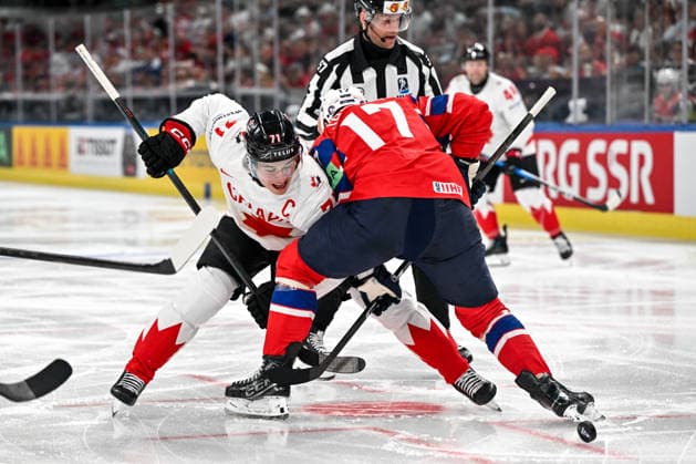 ZURICH, SWITZERLAND - MAY 31: Macklin Celebrini of Canada and Eirik Salsten of Norway battle for the puck during the 2026 IIHF Ice hockey, Eishockey World Championship, WM, Weltmeisterschaft Switzerland Bronze medal game between Canada and Norway at Swiss Life Arena on May 31, 2026 in Zurich, Zurich. Zurich Swiss Life Arena Zurich Switzerland *** ZURICH, SWITZERLAND MAY 31 Macklin Celebrini of Canada and Eirik Salsten of Norway battle for the puck during the 2026 IIHF Ice Hockey World Championship Switzerland Bronze medal game between Canada and Norway at Swiss Life Arena on May 31, 2026 in Zurich, Zurich Zurich Swiss Life Arena Zurich Switzerland Copyright: xJustPictures.ch AndreaxBrancax jp-en-EuSpIm-JP7_ANB_FinCze_31052026_7180