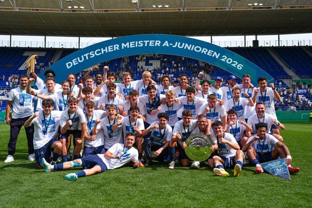 31.05.2026, xydrx, Herren, Fußball, U19 DFB-Nachwuchsliga, Finale, TSG 1899 Hoffenheim - 1.FC Köln, Saison 2025 2026, PreZero Arena: Spieler der TSG 1899 Hoffenheim bejubeln den Sieg im Finale der U19 DFB-Nachwuchsliga DFB regulations prohibit any use of photographs as image sequences and or quasi-video. Copyright: HMBxMedia YannisxDreimann