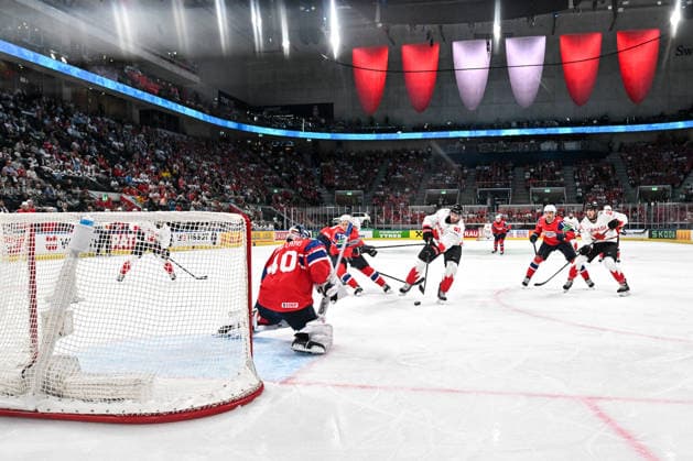 ZURICH, SWITZERLAND - MAY 31: John Tavares of Canada tries to score against goalkeeper Henrik Haukeland of Norway during the 2026 IIHF Ice hockey, Eishockey World Championship, WM, Weltmeisterschaft Switzerland Bronze medal game between Canada and Norway at Swiss Life Arena on May 31, 2026 in Zurich, Zurich. Zurich Swiss Life Arena Zurich Switzerland Copyright: xJustPictures.ch AndreaxBrancax jp-en-EuSpIm-JP7_ANB_FinCze_31052026_8051