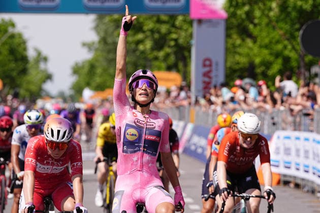Italy™s Elisa Balsamo of Lidl - Trek™s (Pink jersey) winner of the stage during Stage 2 of the Giro d™Italia Women, from Roncade to Caorle, Italy, Sunday May 31, 2026  Copyright: xMarcoxAlpozzi LaPressex
