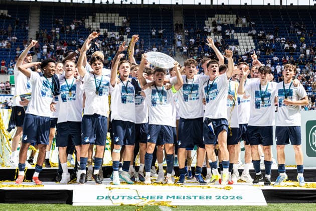 U19-DFB-Nachwuchsliga A, 2025 2026, Finale: TSG Hoffenheim U19 - 1. FC Köln U19; 31.05.2026 TSG 1899 Hoffenheim U19 deutscher Meister 2026, Siegerehrung, Meisterschale. U19-DFB-Nachwuchsliga A, 2025 2026, Finale: TSG Hoffenheim U19 - 1. FC Köln U19; PreZero Arena, Sinsheim; 31.05.2026 DFB regulations prohibit any use of photographs as image sequences and or quasi video. Copyright: xBEAUTIFULxSPORTS Buriakovx