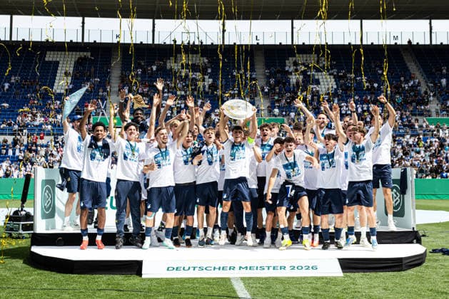 U19-DFB-Nachwuchsliga A, 2025 2026, Finale: TSG Hoffenheim U19 - 1. FC Köln U19; 31.05.2026 TSG 1899 Hoffenheim U19 deutscher Meister 2026, Siegerehrung, Meisterschale. U19-DFB-Nachwuchsliga A, 2025 2026, Finale: TSG Hoffenheim U19 - 1. FC Köln U19; PreZero Arena, Sinsheim; 31.05.2026 DFB regulations prohibit any use of photographs as image sequences and or quasi video. Copyright: xBEAUTIFULxSPORTS Buriakovx