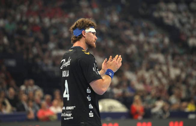 photo : Johannes Golla (Flensburg) betet Handball Herren am So. 31.05.2026 Mens EHF European League , Final Four in Hamburg SG Flensburg - Montpellier HB Spiel um Platz 3