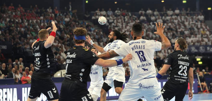 photo : Hugo Bryan MONTE dos SANTOS im Anflug (Montpellier) Handball Herren am So. 31.05.2026 Mens EHF European League , Final Four in Hamburg SG Flensburg - Montpellier HB Spiel um Platz 3