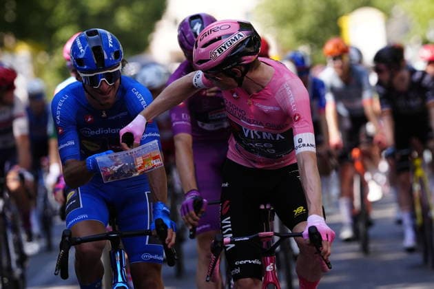 Denmark™s Jonas Vingegaard Hansen of Team Visma Lease A Bike pink jersey during Stage 21 of the Giro d™Italia from Rome to Rome Italy, Monday May 31, 2026  Copyright: xSimonexSpada LaPressex