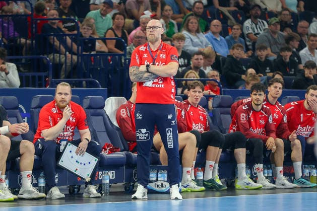 31.05.2026 ,xgox, Handball - Handball - EHF European League, Spiel um Platz 3 Montpellier Handball - SG Flensburg-Handewitt emspor, v.l. Ales Pajovic (Flensburg, Trainer) nachdenklich Hamburg