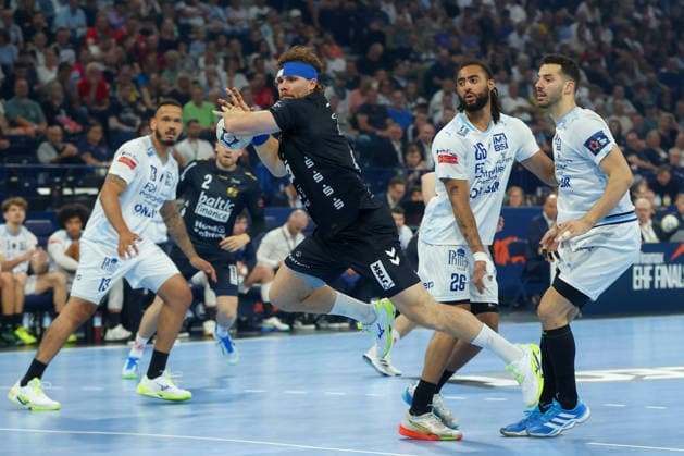 31.05.2026 ,xgox, Handball - Handball - EHF European League, Spiel um Platz 3 Montpellier Handball - SG Flensburg-Handewitt emspor, v.l. Johannes Golla (Flensburg, 4) wirft Tor, Torschuetze, erzielt Tor, Treffer, scores the goal Hamburg
