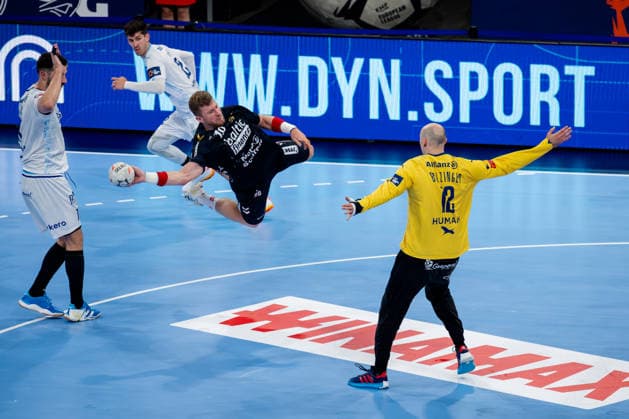 Hamburg, 31.05.2026, Handball, Herren, EHF European League Men 2025 26, Spiel um Platz 3, Montpellier HB - SG Flensburg-Handewitt Adin Faljic (SG Flensburg-Handewitt, 19) beim Torwurf gegen Charles Bolzinger (Montpellier Handball, 12)