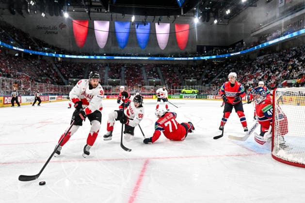 ZURICH, SWITZERLAND - MAY 31: Ryan O™Reilly of Canada L) in action in front of goalkeeper Henrik Haukeland of Norway during the 2026 IIHF Ice hockey, Eishockey World Championship, WM, Weltmeisterschaft Switzerland Bronze medal game between Canada and Norway at Swiss Life Arena on May 31, 2026 in Zurich, Zurich. Zurich Swiss Life Arena Zurich Switzerland Copyright: xJustPictures.ch AndreaxBrancax jp-en-EuSpIm-JP7_ANB_CanNor_31052026_8526