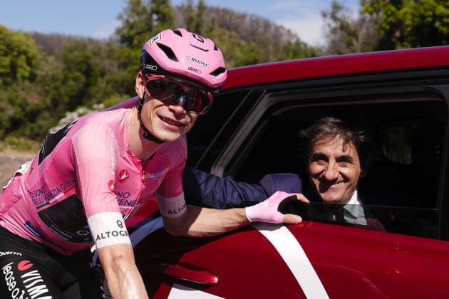 In the car Urbano Cairo with Denmark™s Jonas Vingegaard Hansen of Team Visma Lease A Bike pink jersey during Stage 21 of the Giro d™Italia from Rome to Rome, Italy. Monday May 31, 2026  Copyright: xFabioxFerrari LaPressex