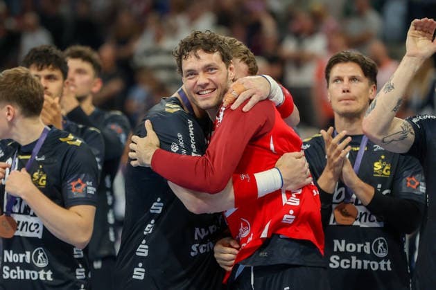 31.05.2026 ,xgox, Handball - Handball - EHF European League, Spiel um Platz 3 Montpellier Handball - SG Flensburg-Handewitt emspor, v.l. Niclas Kirkelokke (Kirkelökke, Flensburg, 5) Jubel ueber den Sieg, Jubel nach Spielende Hamburg