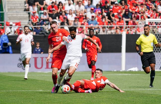 31.05.2026 Schweiz St.Gallen Fussball Saison 2025-2026 Laenderspiel Schweiz - Jordanien. Bild , Musa AL-Tamari JOR. gegen Michel Aebischer und Grnit Xhaka SUI