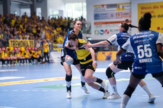 HSG Blomberg-Lippe (GER) vs. Borussia Dortmund (GER) Handball, 1. Handball Bundesliga Frauen, Finale, Spiel 3, 31.5.2026, Saision 2025 2026, Blomberg Alina Grijseels (Borussia Dortmund, 04) wird von Andrea Jacobsen (HSG Blomberg-Lippe, 04) verteidigt Blomberg Sporthalle an der Ulmenallee Deutschland