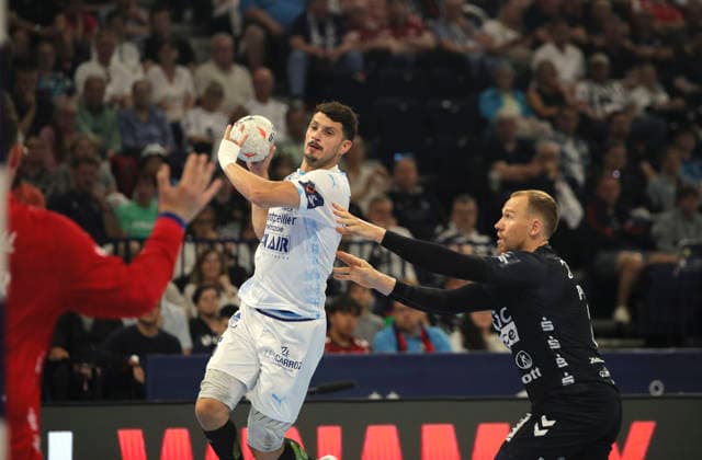 photo : Torwurf von ... Kyllian VILLEMINOT gegen Simon Pytlick (Flensburg) Handball Herren am So. 31.05.2026 Mens EHF European League , Final Four in Hamburg SG Flensburg - Montpellier HB Spiel um Platz 3