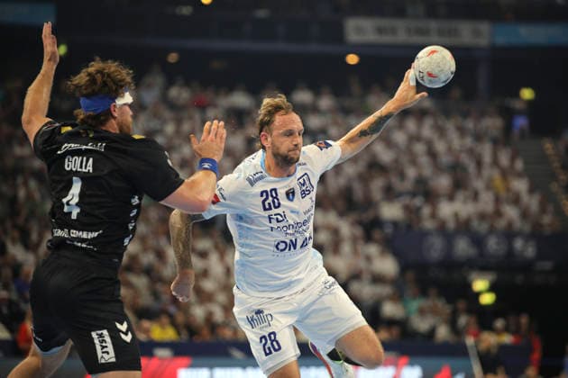 photo : am Ball Valentin PORTE (Montpellier) gegen Johannes Golla (Flensburg) Handball Herren am So. 31.05.2026 Mens EHF European League , Final Four in Hamburg SG Flensburg - Montpellier HB Spiel um Platz 3