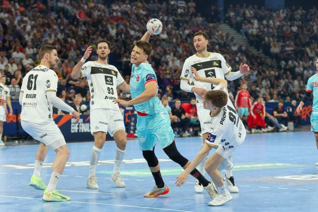 31.05.2026, xgox, Handball - EHF European League Finale THW Kiel - MT Melsungen v.l. Aaron Mensing (Melsungen, 33) wirft Tor, Torschuetze, erzielt Tor, Treffer, scores the goal Hamburg