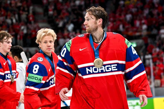 ZURICH, SWITZERLAND - MAY 31: goalkeeper Henrik Haukeland of Norway celebrate winning the bronze medal during the 2026 IIHF Ice hockey, Eishockey World Championship, WM, Weltmeisterschaft Switzerland Bronze medal game between Canada and Norway at Swiss Life Arena on May 31, 2026 in Zurich, Zurich. Zurich Swiss Life Arena Zurich Switzerland Copyright: xJustPictures.ch AndreaxBrancax jp-en-EuSpIm-JP7_ANB_CanNor_31052026_8281