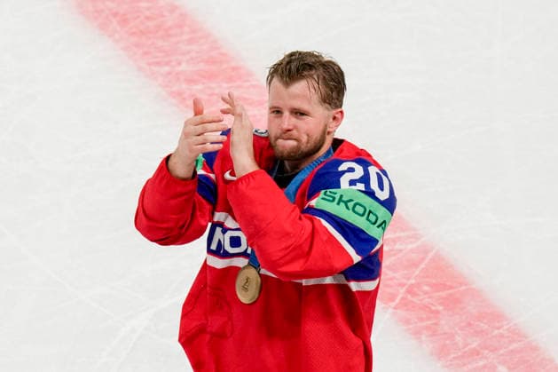 ZURICH, SWITZERLAND - MAY 31: Emilio Pettersen of Norway celebrates his bronze medal during the 2026 IIHF Ice hockey, Eishockey World Championship, WM, Weltmeisterschaft Switzerland Bronze medal game between Canada and Norway at Swiss Life Arena on May 31, 2026 in Zurich, Zurich. Zurich Swiss Life Arena Zurich Switzerland Copyright: xJustPictures.ch JarixPestelaccix jp-en-EuSpIm-JP6_JAR_Canada_Norway_31May2026_00196