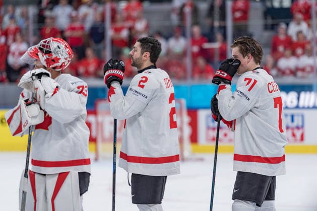 31 05 2026, Zurich, Swiss Life Arena, Ice hockey, Eishockey World Championships: Bornze Medal Game: Canada - Norway 71 Macklin Celebrini (Canada) und seine Teamkollegen sind über die Niederlage gegen Norwegen enttaescht Zurich Swiss Life Arena Zurich Switzerland Copyright: xJustPictures.ch StefanxEmchx jp-de-StEm-DSC0121820260531