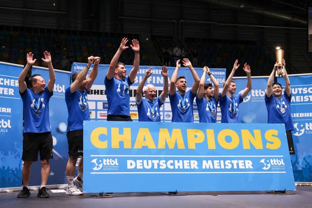 1. FC Saarbrücken Table tennis, Tischtennis celebrates winning the German Championship and fans, Fan Zhendong (CHN 1.FC Saarbruecken-TT) with Cup after the final matches of the Liebherr TTBL Final4 Borussia Düsseldorf - FC Saarbrücken Tischtennis at the Süwag Energie ARENA on May 31, 2026, in Frankfurt, Germany Copyright: JoaquimxFerreira