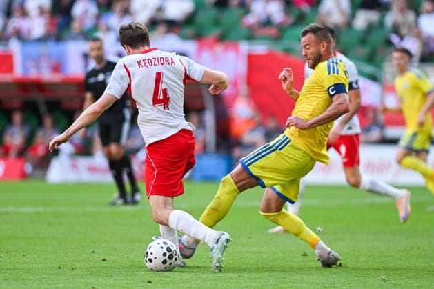 Wroclaw 31.05.2026. Football International Friendly, Länderspiel, Nationalmannschaft match between Poland and Ukraine in Wroclaw, Poland --- Pilka nozna Mecz towarzyski sezon 2025 2026 Polska - Ukraina. Persons Shown : Tomasz Kedziora Andrii Yarmolenko Fot. Antoni Dec Arena Akcji NEWSPIX.PL --- newspix.pl POLAND OUT! 