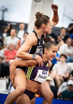 Goldenes Oval; Dresden, 31.05.2026 Für jeden Spaß zu haben: Gina Lückenkemper (GER Germany) und Rebekka Haase (GER Germany) nach dem 100m-Finale der Frauen; Leichtathletik-Meeting Goldenes Oval am 31.05.2026 im Heinz-Steyer-Stadion in Dresden (Sachsen). Copyright: xBEAUTIFULxSPORTS R.xSchmittx