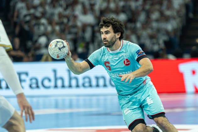 Erik Balenciaga (MT Melsungen) controls the ball during the handball final of the Winamax EHF Finals 2026 between THW Kiel and MT Melsungen at Barclays Arena on May 31, 2026 in Hamburg, Germany. -