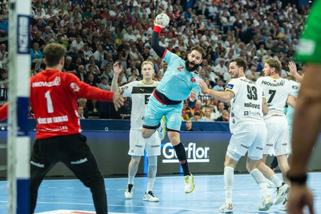 Ruben Marchan (MT Melsungen) controls the ball during the handball final of the Winamax EHF Finals 2026 between THW Kiel and MT Melsungen at Barclays Arena on May 31, 2026 in Hamburg, Germany. -