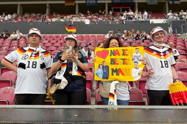 31.05.2026, Fussball Freundschafts-Länderspiele 3.Spieltag, Deutschland - Finnland, in der Mewa-Arena Mainz, Nathaniel Brown (Deutschland) wird hier gefeiert.
