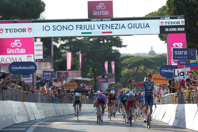 Italy™s Jonathan Milan of Lidl-Trek winner of stage during Stage 21 of the Giro d™Italia, in Rome, Italy, Sunday, May 31, 2026.  Copyright: xSimonexSpada LaPressex