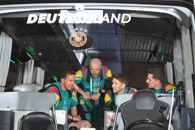 Trainer Bundestrainer Julian NAGELSMANN (GER) und sein Trainerteam Besprechung im Mannschaftsbus, Deutschland (GER) - Finnland (FIN) Fussball Laenderspiel,Freundschaftsspiel, am 3105.2026, Mewa Arena Mainz Deutschland. UEFA regulations prohibit any use of photographs as image sequences and or quasi-video Â
