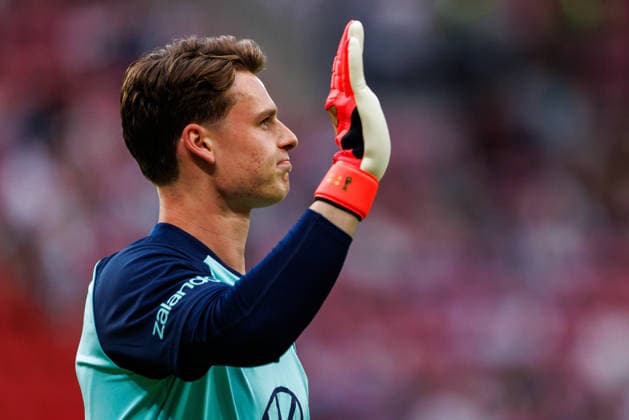 MAINZ, GERMANY - MAY 31: during the International Friendly, Länderspiel, Nationalmannschaft Germany vs. Finland at MEWA Arena on May 31, 2026 in Mainz, Germany. Jonas Urbig (Germany, 1) during warmup Rhineland-Palatinate Germany Copyright: xStephanxHahnex