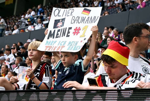 Fussball, Länderspiel, Herren, MEWA Arena Mainz: Deutschland - Finnland; Oliver Baumann Fan. Feature, Symbol, Symbolbild, Einzelbild.