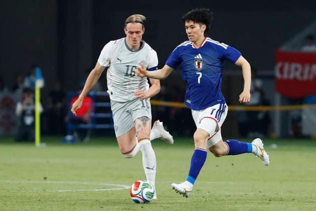 May 31, 2026, Tokyo, Japan: Captain Stefan Teitur THORDARSON (16) of Iceland and TANAKA Ao (7) of Japan compete for the ball during the Kirin Challenge Cup 2026, an International Friendly, Länderspiel, Nationalmannschaft match between Japan and Iceland at the National Stadium in Tokyo. Japan defeats Iceland 1-0 in its last friendly match before the FIFA World Cup, WM, Weltmeisterschaft, Fussball 2026. Tokyo Japan - ZUMAm191 20260531_aap_m191_047 Copyright: xRodrigoxReyesxMarinx