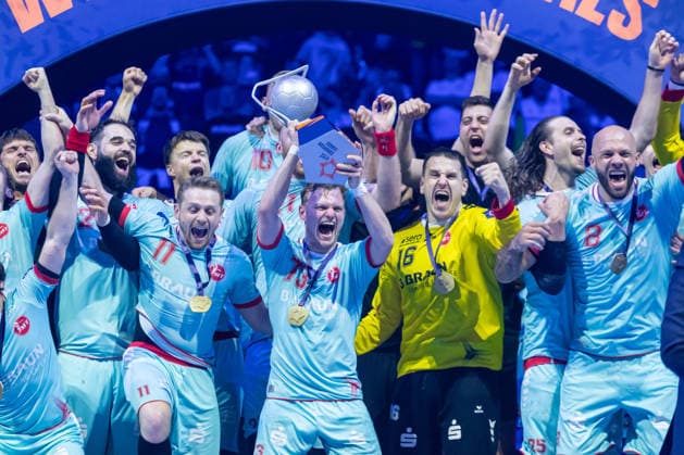 Timo Kastening (MT Melsungen) with the Trophy during the handball final of the Winamax EHF Finals 2026 between THW Kiel and MT Melsungen at Barclays Arena on May 31, 2026 in Hamburg, Germany. -