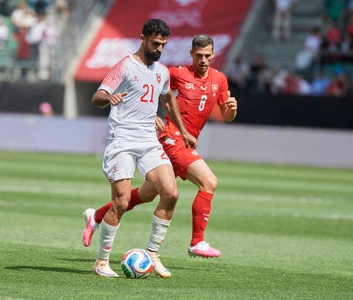Fussball WM 2026 Vorbereitungsspiel Schweiz gegen Jordanien, St. Gallen, Schweiz St. Gallen, Schweiz. 31. Mai 2026. Nizar Al-Rashdan und Remo Freuler beim WM 2026 Vorbereitungsspiel Schweiz gegen Jordanien in St. Gallen.