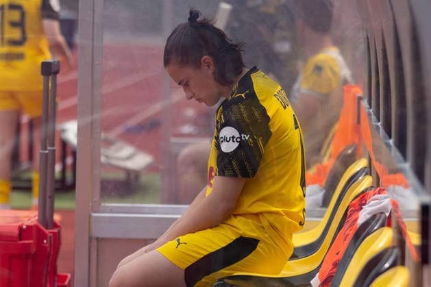 31.05.2026, Fussball, Frauen, Regionalliga West, Saison 2025 2026, Borussia Dortmund vs. Vorwaerts Spoho Koeln im Stadion Rote Erde in Dortmund (Deutschland) Marina Scholz (Borussia Dortmund) enttäuscht nach der verpassten Meisterschaft Dortmund Stadion Rote Erde Nordrhein Westfalen Deutschland