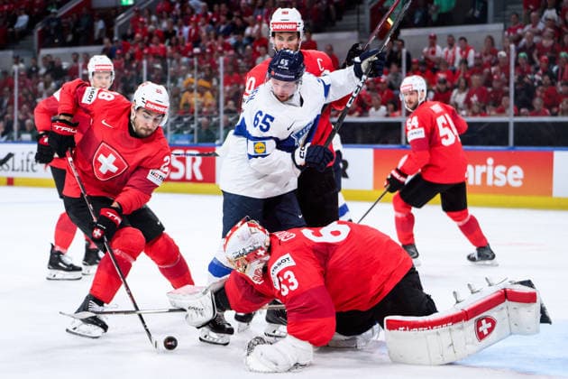 260531 Timo Meier, Roman Josi and Leonardo Genoni of Switzerland against Sakari Manninen of Finland during the 2026 IIHF Ice hockey, Eishockey World Championship, WM, Weltmeisterschaft final between Switzerland and Finland on May 31, 2026 in Zürich. Photo: Jesper Zerman BILDBYRAN kod JZ JZ0742 ishockey ice hockey ishockey-vm 2026 vm 2026 iihf world championship final switzerland schweiz finland bbeng *** 260531 Timo Meier, Roman Josi and Leonardo Genoni of Switzerland against Sakari Manninen of Finland during the 2026 IIHF Ice Hockey World Championship final between Switzerland and Finland on May 31, 2026 in Zürich Photo Jesper Zerman BILDBYRAN kod JZ JZ0742 ishockey ice hockey ishockey vm 2026 vm 2026 iihf world championship final switzerland schweiz finland bbeng  Copyright: JESPERxZERMAN BB260531JZ157