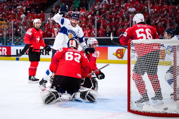 260531 Alexander Barkov of Finland celebrates scoring 0-1 during the 2026 IIHF Ice hockey, Eishockey World Championship, WM, Weltmeisterschaft final between Switzerland and Finland on May 31, 2026 in Zürich. Photo: Jesper Zerman BILDBYRAN kod JZ JZ0742 ishockey ice hockey ishockey-vm 2026 vm 2026 iihf world championship final switzerland schweiz finland bbeng jubel Copyright: JESPERxZERMAN BB260531JZ163