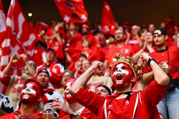 Sport Bilder des Tages Fans of Switzerland during the final match Switzerland vs Finland at the 2026 IIHF Ice hockey, Eishockey World Championship, WM, Weltmeisterschaft in Zurich, Switzerland, May 31, 2026. (CTKxPhoto RadekxPetrasek) CTKPhotoP2026053105377  CTKPhotoP2026053105377