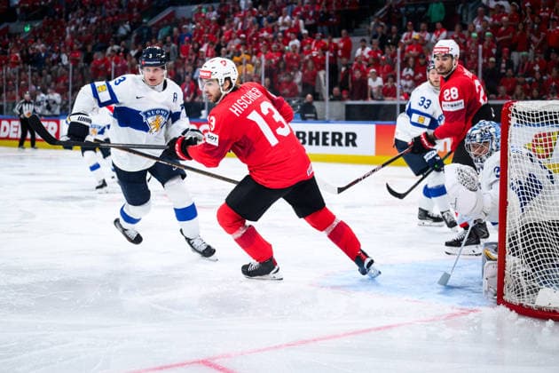 260531 Olli Määtä of Finland and Nico Hischier of Switzerland during the 2026 IIHF Ice hockey, Eishockey World Championship, WM, Weltmeisterschaft final between Switzerland and Finland on May 31, 2026 in Zürich. Photo: Jesper Zerman BILDBYRAN kod JZ JZ0742 ishockey ice hockey ishockey-vm 2026 vm 2026 iihf world championship final switzerland schweiz finland bbeng Copyright: JESPERxZERMAN BB260531JZ174