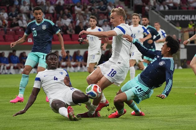 Nathaniel Brown (Deutschland Germany) gegen Topi Keskinen (Finnland) und Tony Miettinen (Finnland) - Mainz 31.05.2026: Deutschland vs. Finnland, Freundschaftsspiel, WM-Vorbereitung, MEWA Arena Mainz