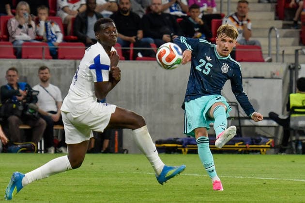 Lennart Karl (Germany 25) schiesst auf das Tor, Ryan Mahuta (Finland 14) (li.) 31.05.2026 ¢ Fussball ¢ WM-Test ¢ Deutschland vs Finnland, MEWA Arena, Mainz, Rheinland-Pfalz Germany