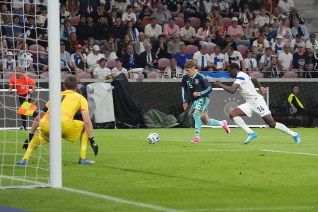Chance für Lennart Karl (Deutschland Germany) gegen Ryan Mahuta (Finnland), Torwart Goalie Lukas Hradecky (Finnland) - Mainz 31.05.2026: Deutschland vs. Finnland, Freundschaftsspiel, WM-Vorbereitung, MEWA Arena Mainz