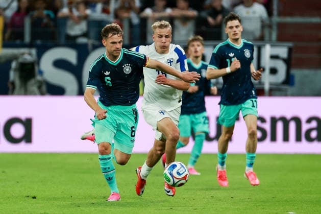 Länderspiel - 25 26 - Deutschland - Finnland am 31.05.2026 in der MEWA Arena in Mainz. Joshua Kimmich (Deutschland 6) und Topi Keskinen (Finnland 18) kämpfen um den Ball.