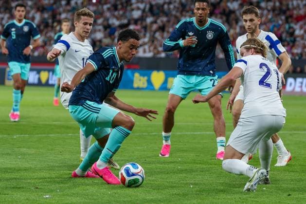 Jamal Musiala 10 (Deutschland) in Aktion gegen Ville Koski 21 (Finnland), Deutschland vs. Finnland, Fussball, Maenner, UEFA, Freundschaftsspiel, Friendly Match, DFB, Saison 2025 2026, 31.05.2026 Mainz Rheinland-Pfalz Deutschland