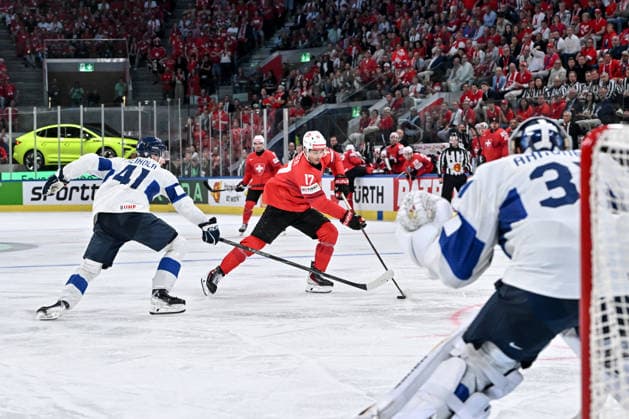 ZURICH, SWITZERLAND - MAY 31: Ken Jager of Switzerland in action against Ville Heinola of Finland L) during the 2026 IIHF Ice hockey, Eishockey World Championship, WM, Weltmeisterschaft Switzerland Gold Medal game between Switzerland and Finland at Swiss Life Arena on May 31, 2026 in Zurich, Zurich. Zurich Swiss Life Arena Zurich Switzerland Copyright: xJustPictures.ch AndreaxBrancax jp-en-EuSpIm-JP7_ANB_SuiFin_31052026_9857