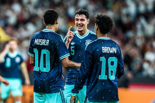 Fussball, UEFA Länderspiel Freundschaftsspiel Deutschland - Finnland 31.05.2026, MEWA Arena Torjubel Deutschland nach dem Tor zum 4-0 durch Jamal Musiala (Deutschland, 10) die Spieler freuen sich Mainz MEWA Arena Rheinland-Pfalz Deutschland